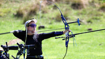 Nuala Edmundson competing at the Oceania qualifier.